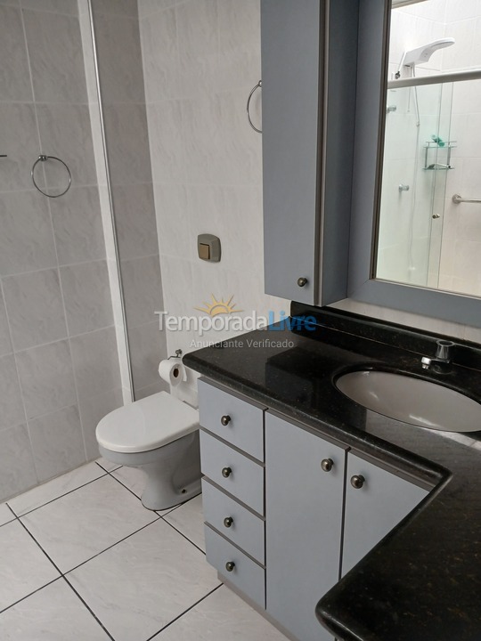 Apartamento para aluguel de temporada em Itapema (Meia Praia)