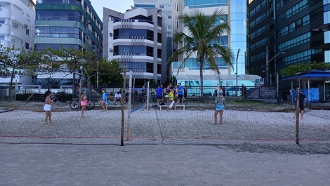 Cobertura lateral para o mar 4 quartos sendo 2 suítes