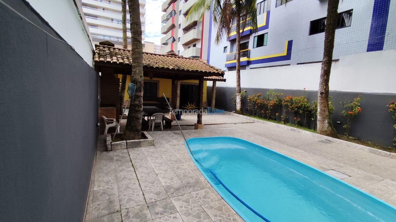 House for vacation rental in Praia Grande (Aviação)