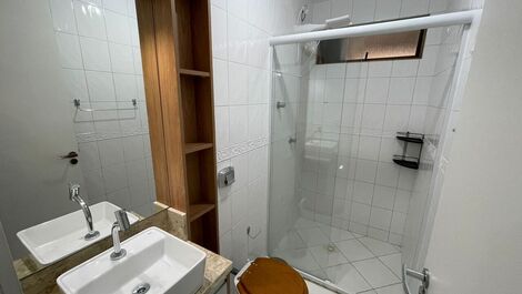 Apartamento aconchegante com 03 dormitórios no Centro de Bombinhas!