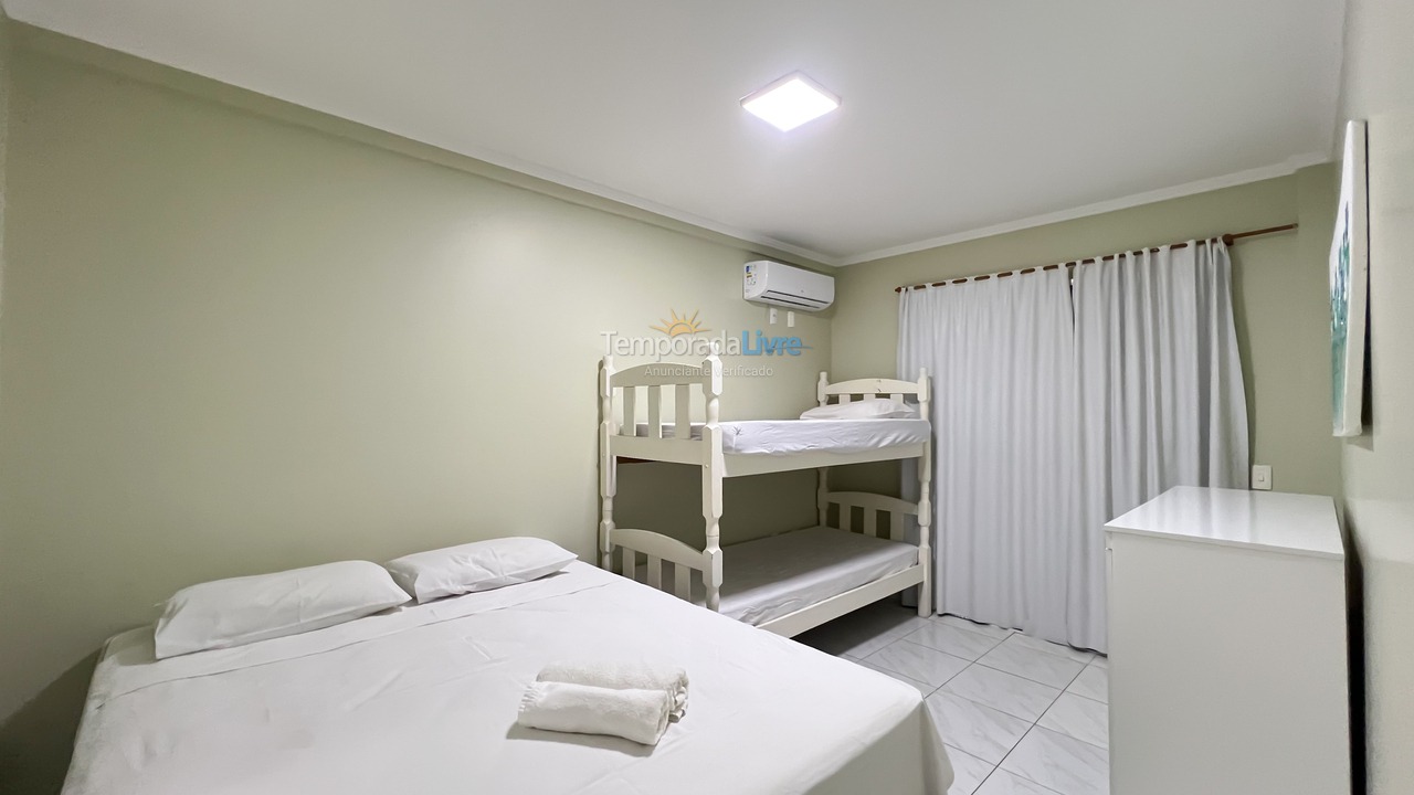 Apartment for vacation rental in Bombinhas (Praia de Bombinhas)