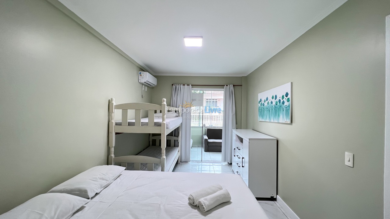 Apartment for vacation rental in Bombinhas (Praia de Bombinhas)