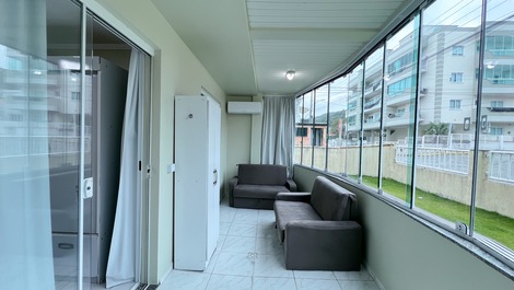 Apartment with 2 bedrooms on Rua Pirajica, Bombinhas beach.