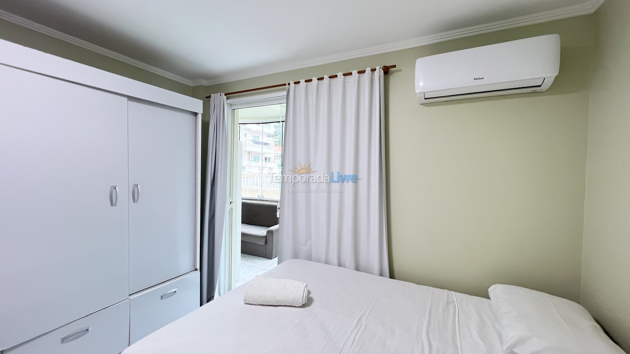 Apartment for vacation rental in Bombinhas (Praia de Bombinhas)