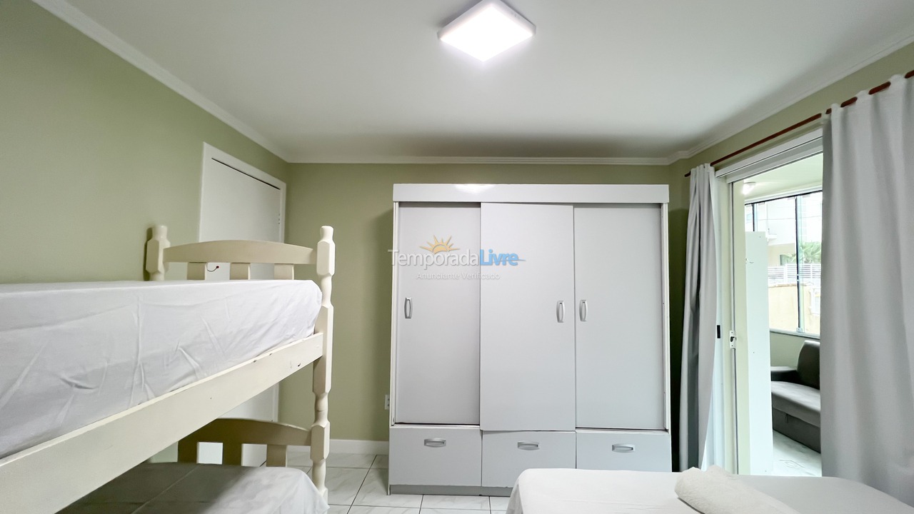 Apartment for vacation rental in Bombinhas (Praia de Bombinhas)