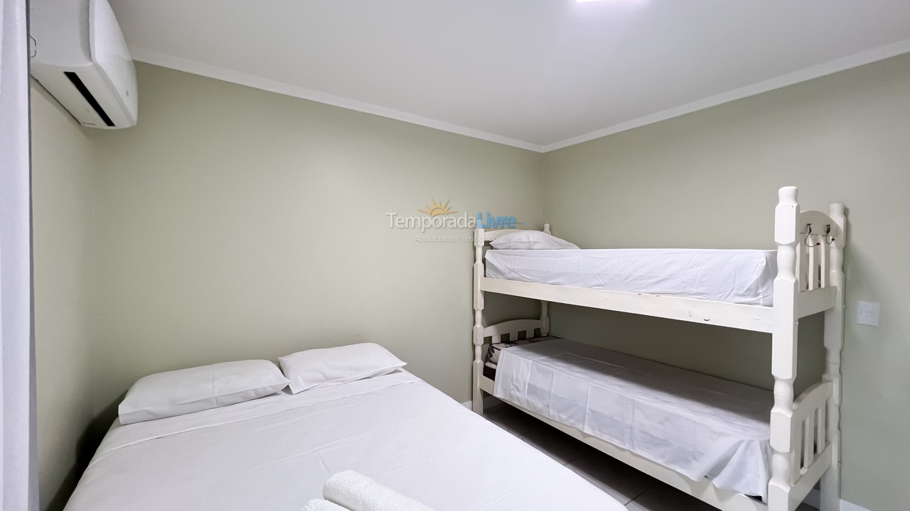 Apartment for vacation rental in Bombinhas (Praia de Bombinhas)