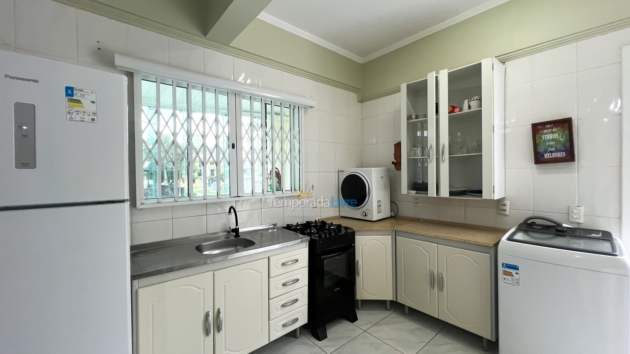 Apartment for vacation rental in Bombinhas (Praia de Bombinhas)