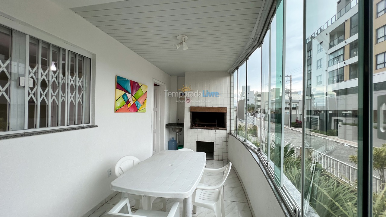 Apartment for vacation rental in Bombinhas (Praia de Bombinhas)