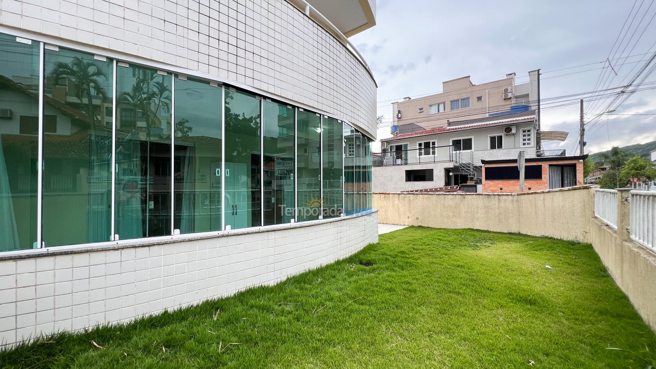 Apartment for vacation rental in Bombinhas (Praia de Bombinhas)