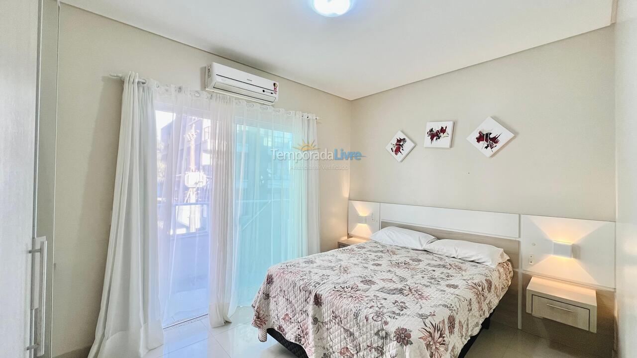 Apartment for vacation rental in Bombinhas (Centro de Bombinhas)