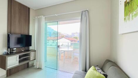 Well-located apartment with 2 bedrooms in the center of Bombinhas.
