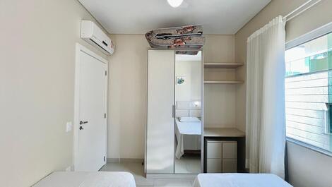 Apto 2 dormitórios na Praia de Bombinhas!