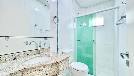 Apto 2 dormitórios na Praia de Bombinhas!