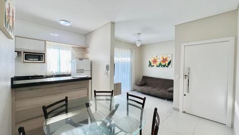 Apto 2 dormitórios na Praia de Bombinhas!