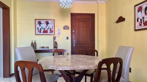 A bedroom apartment a few meters from Bombinhas Beach!