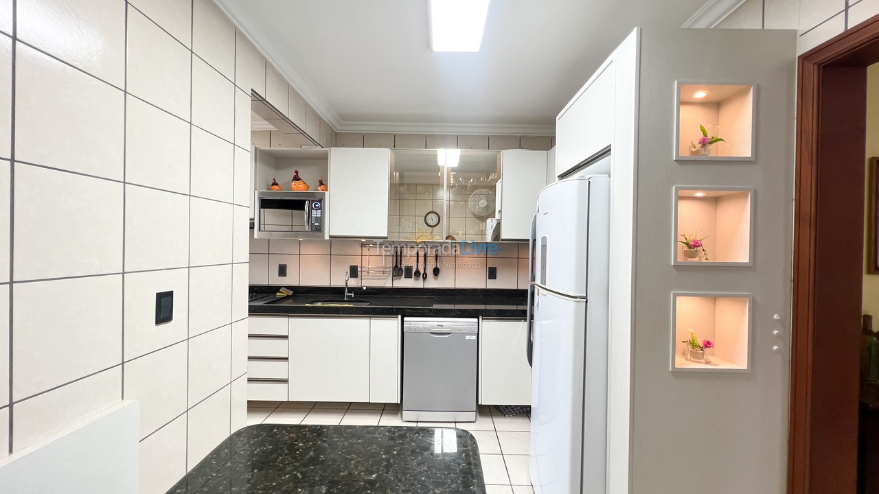 Apartment for vacation rental in Bombinhas (Praia de Bombinhas)