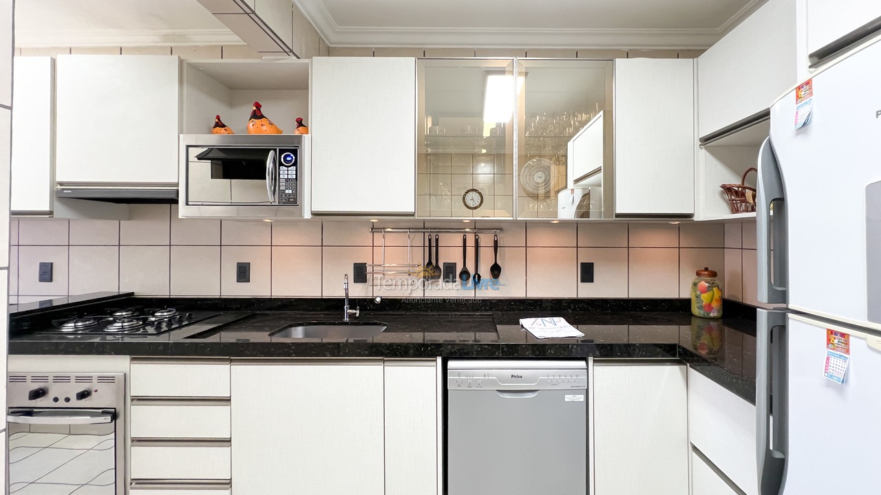 Apartment for vacation rental in Bombinhas (Praia de Bombinhas)