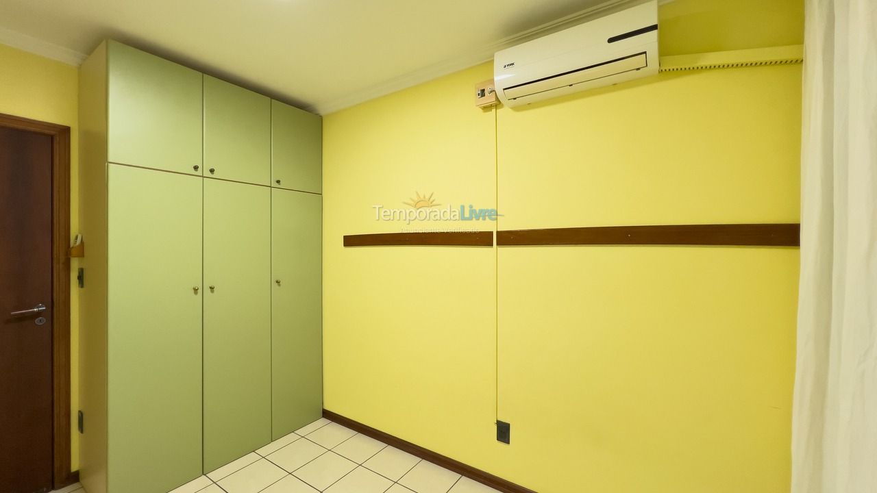 Apartment for vacation rental in Bombinhas (Praia de Bombinhas)