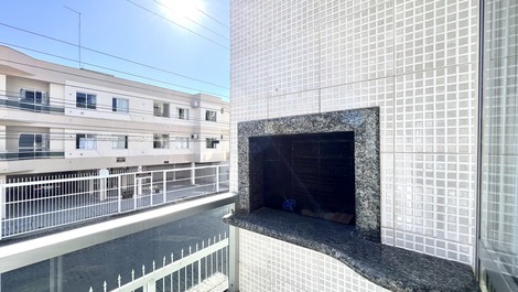 Apto com 4 dormitórios na Praia de Bombinhas. Ótima localização!