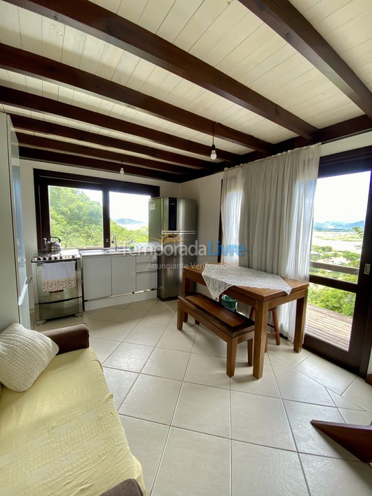 Casa para alquiler de vacaciones em Garopaba (Praia da Ferrugem)