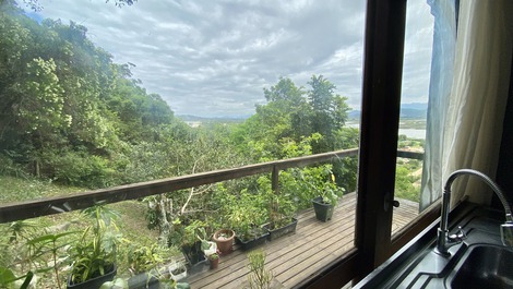 Casa com vista incrível para o mar e lagoa na Praia da Ferrugem SC