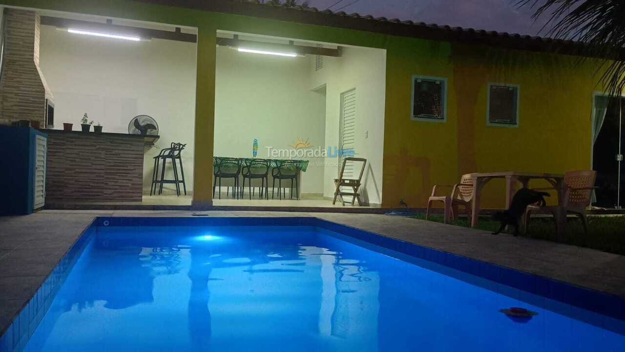 Casa para alquiler de vacaciones em Itapoá (Barra do Saí)