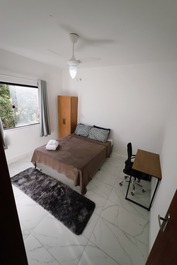 Apartamento com Piscina