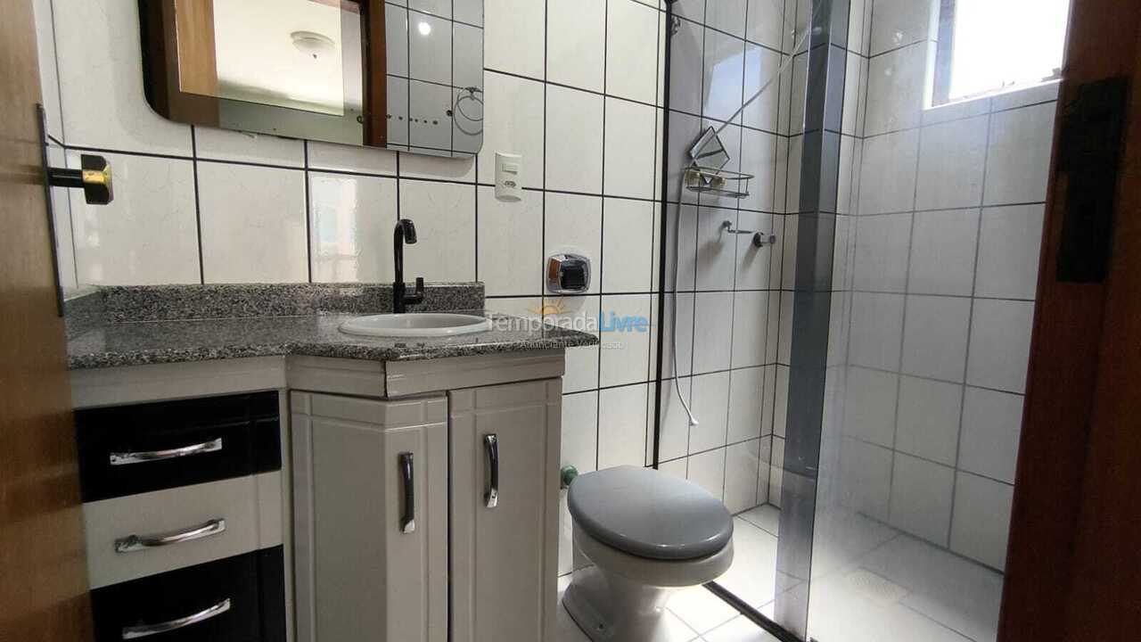 Apartamento para aluguel de temporada em Itapema (Meia Praia)