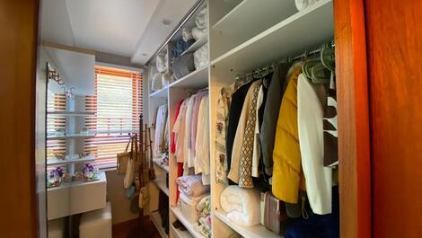 Suite - closet