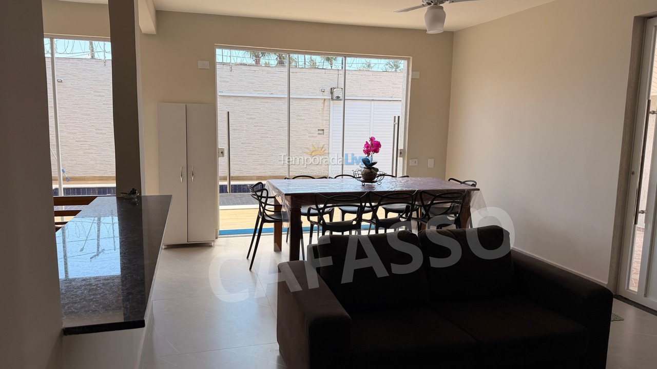 Casa para alquiler de vacaciones em Guarujá (Balneareo Guarujá)