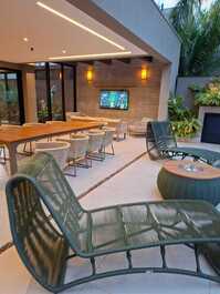 Casa moderna recién inaugurada, 5 suites y completas instalaciones de ocio en Riviera