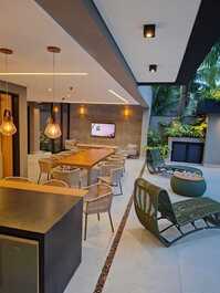 Casa moderna recién inaugurada, 5 suites y completas instalaciones de ocio en Riviera