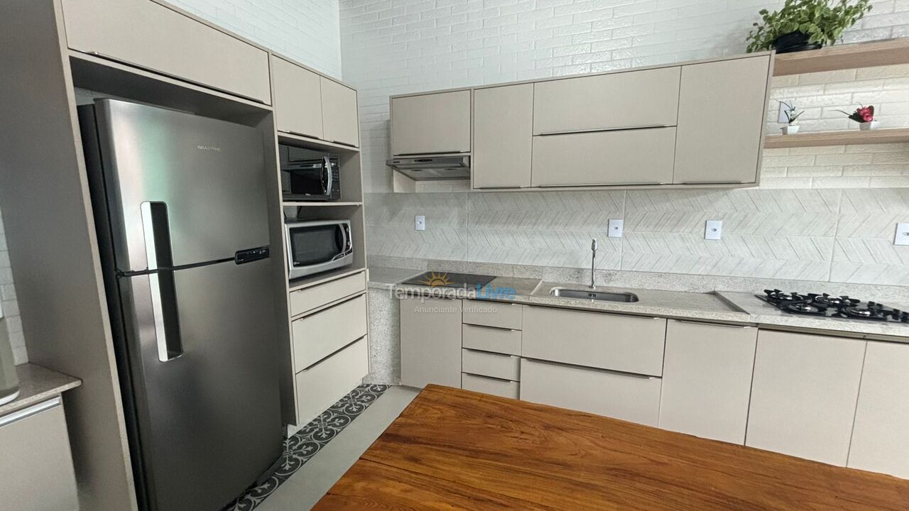 Casa para aluguel de temporada em Florianopolis (Canasvieiras)