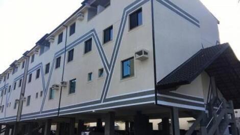 Excelente Apartamento Triplex no Itaguá.