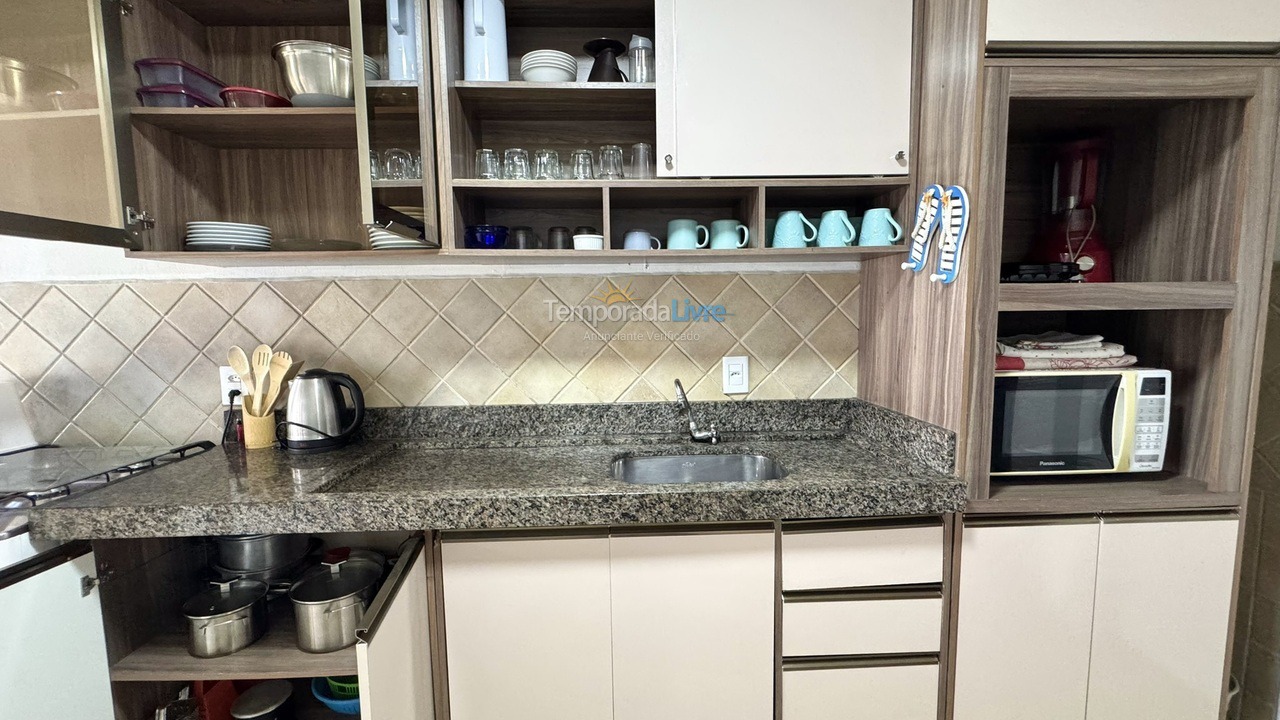 Casa para aluguel de temporada em Bombinhas (Praia de Bombas)