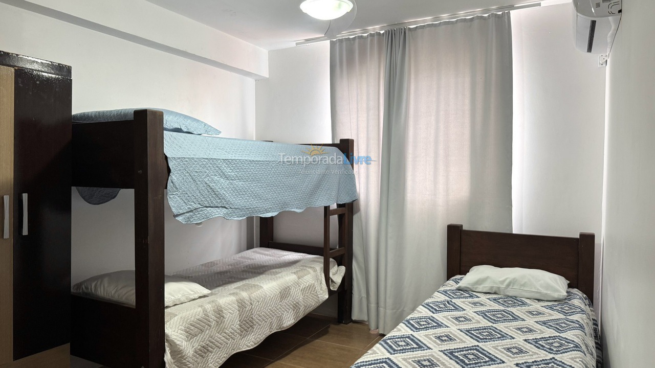 Casa para aluguel de temporada em Bombinhas (Praia de Bombas)