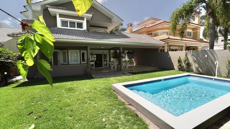 Magnífica casa de vacaciones en Jurerê