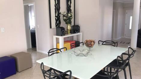 Magnífica casa de vacaciones en Jurerê