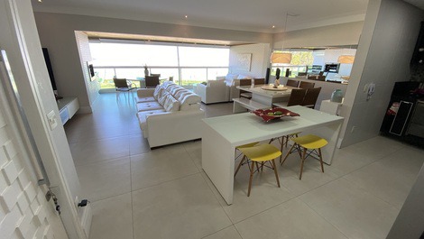 Apartment in Riviera facing the beach with a wonderful view.