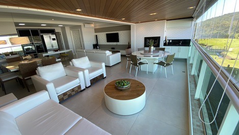 Apartment in Riviera facing the beach with a wonderful view.