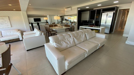 Apartment in Riviera facing the beach with a wonderful view.