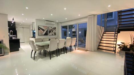 5-suite mansion in Riviera d'São Lourenço