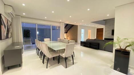 5-suite mansion in Riviera d'São Lourenço