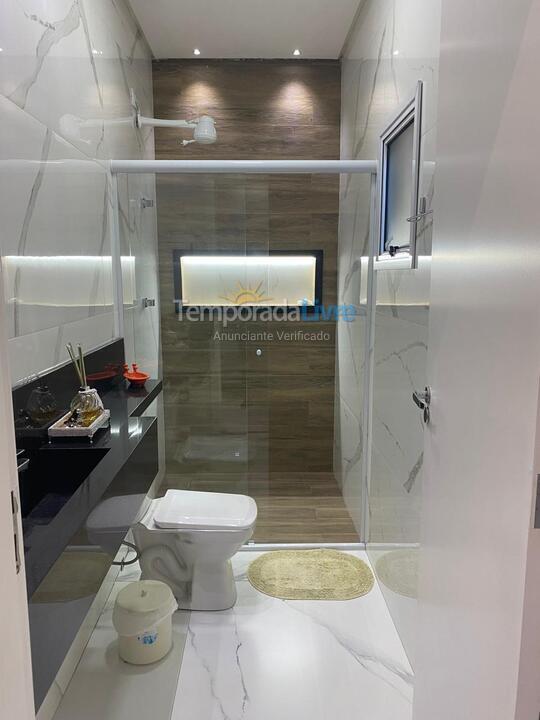 Casa para aluguel de temporada em Guarujá (Jardim Virgínia)