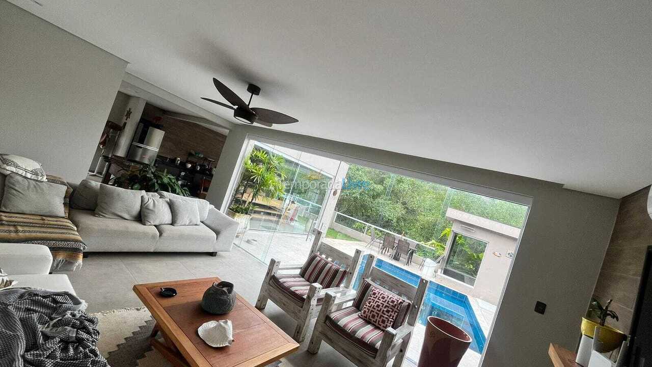 House for vacation rental in São Sebastião (Barra do Sahy)