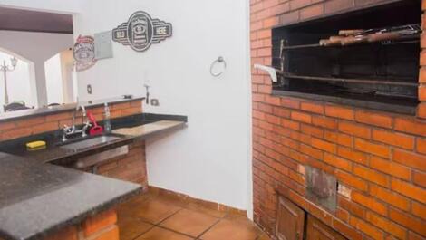 Casa Espaçosa piscina e churrasqueira área Central