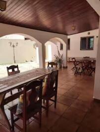 Casa Espaçosa piscina e churrasqueira área Central