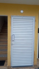 Porta de entrada do apartamento