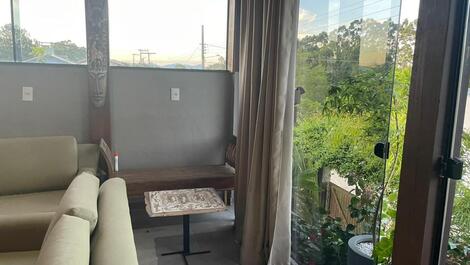 Amplia casa en planta alta en una ubicación segura, tranquila e ideal para familias.