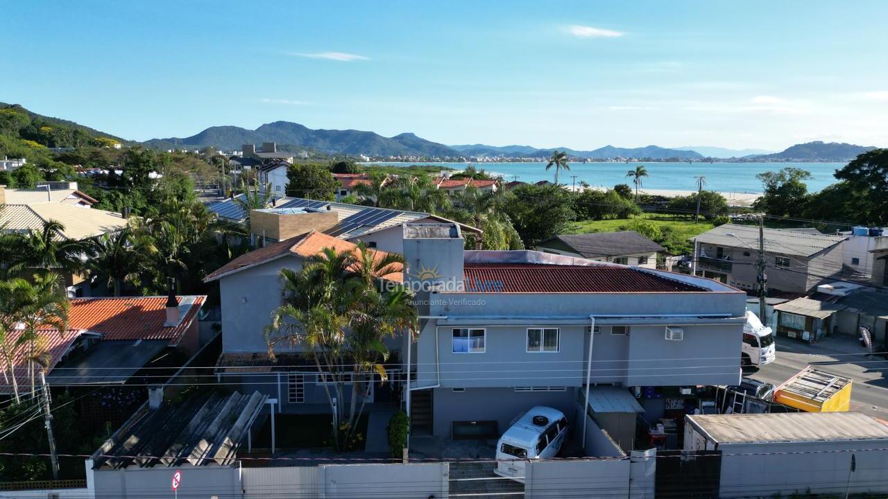 Apartamento para aluguel de temporada em Florianópolis (Ponta das Canas)